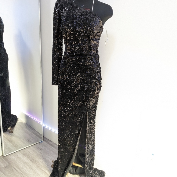 Black sequined maxi gown - Picture 8 of 12